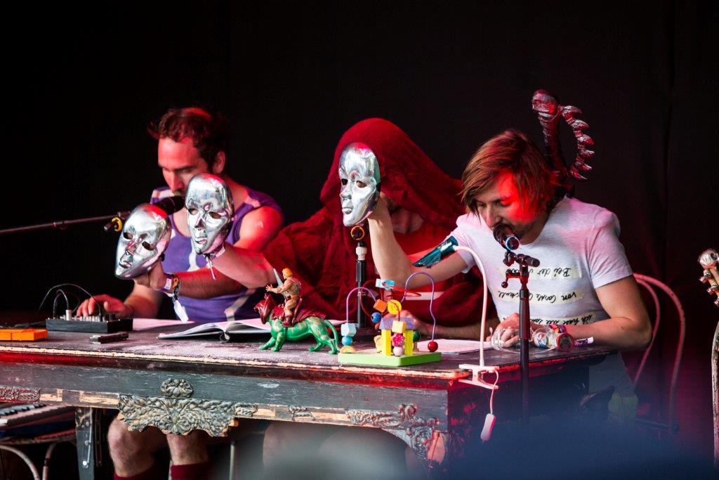 ast_16_gigantendesuniversums_frank_embacher-2